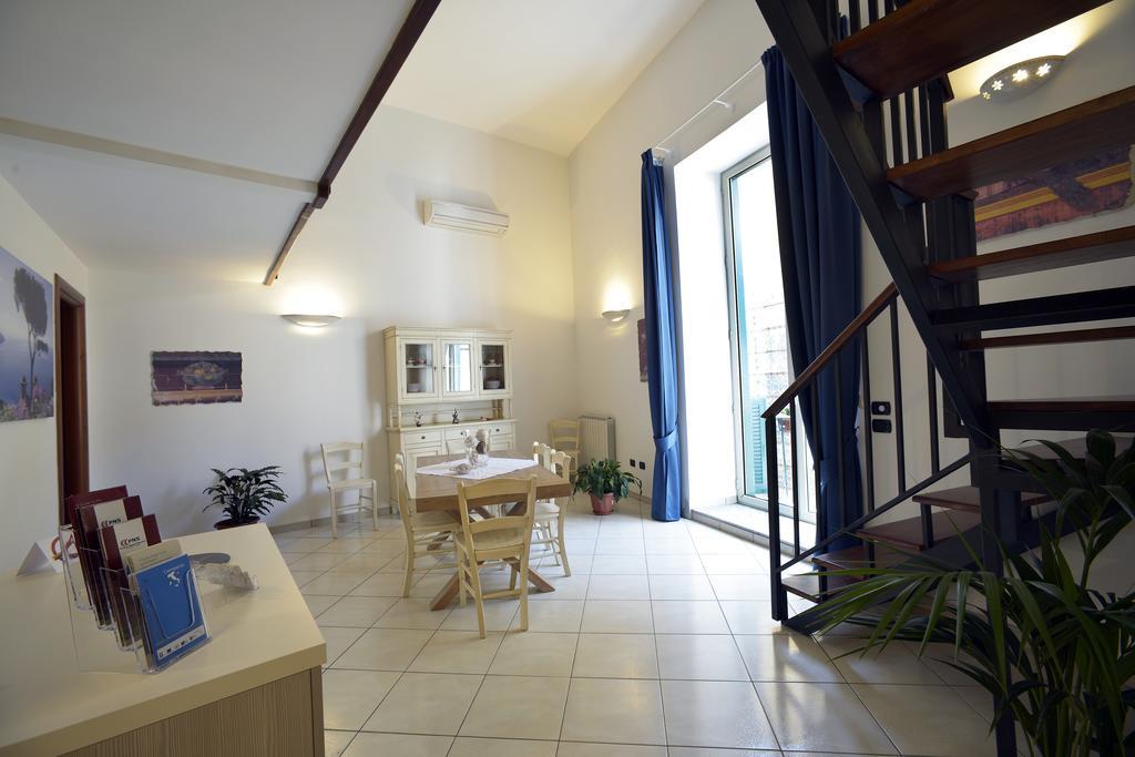 Italia Apartment Napels Buitenkant foto